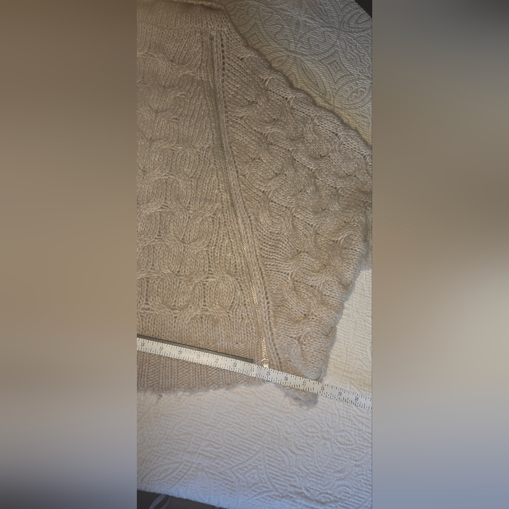Brown Cable-Knit Oversized Women's Sweater - Picture 4 of 11